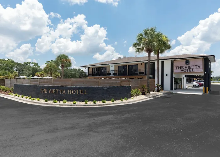 Golden Link Motel
