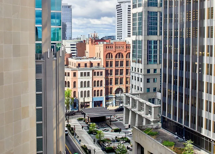 Courtyard By Marriott Downtown