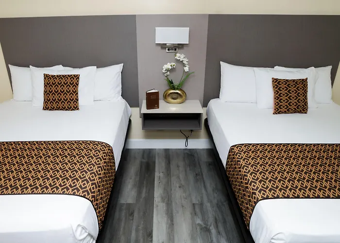 Silver Surf Motel