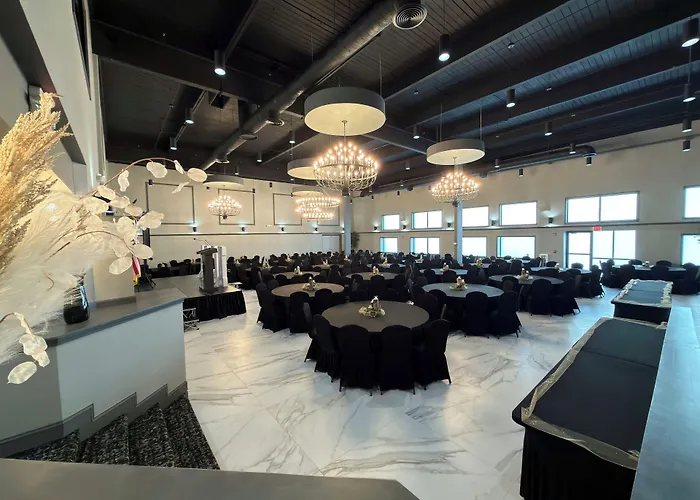 Ramada By Wyndham Cortland Hotel & Conference Center