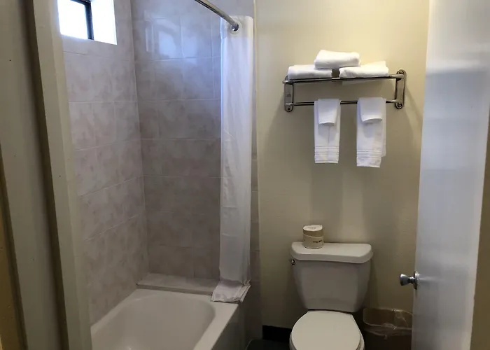 Travelodge By Wyndham Pasadena Central