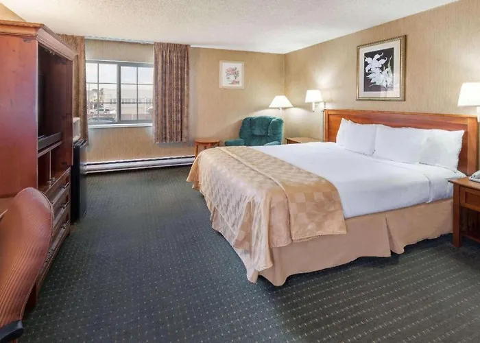 Days Inn By Wyndham Eureka Ca