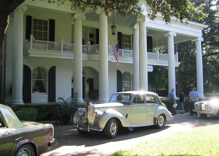Hotels with pool Belle Oaks Inn