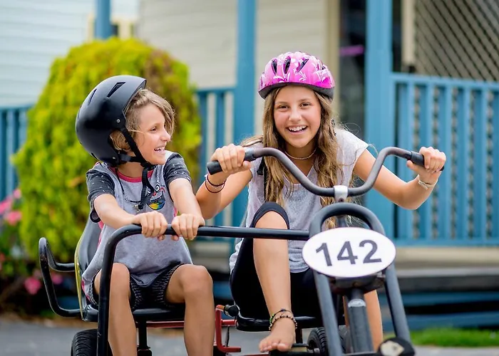 Hotel with pool: Big4 Port Fairy Holiday Park