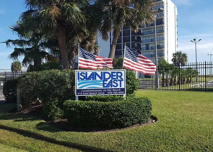 Apartments Islander East Condominiums