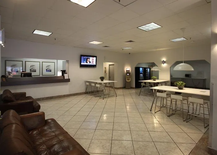 Resort: Leamington Hotel - Downtown / Port Of Miami