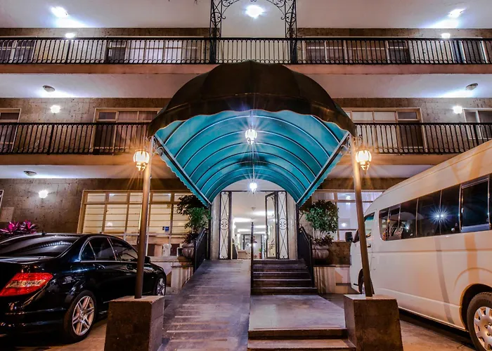  Del Marques And Suites