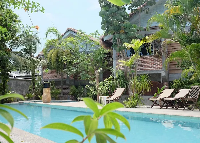  Panji Panji Tropical Wooden Home