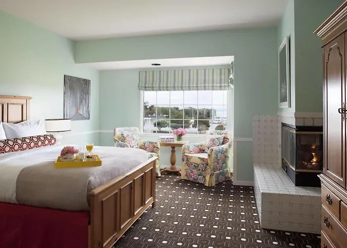 Luxury hotel only: Inn At Oyster Point