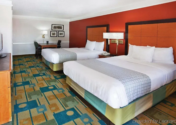 3 star hotel: La Quinta Inn By Wyndham Savannah Midtown