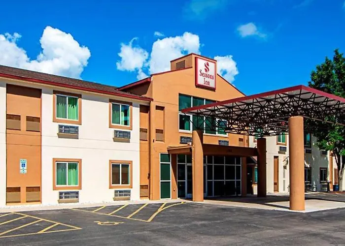 Hotel: Seasons Inn Traverse City