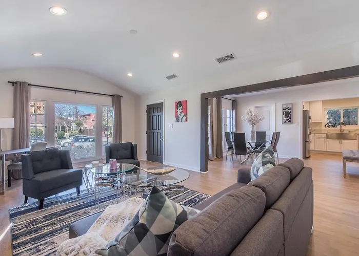 Casa vacanze: Luxurious Studio City Home