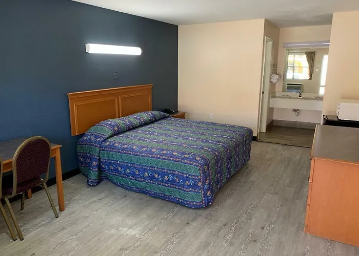 Guest Inn And Suites