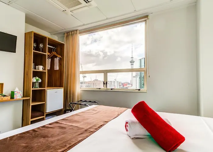 Cheap hotel: Ascotia Off Queen