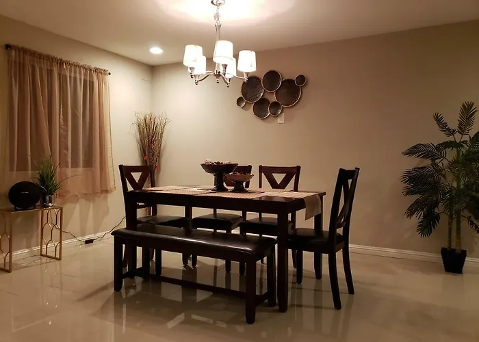 Cabana: Beautiful 3 Bed/2 Bath Cozy Get Away Home