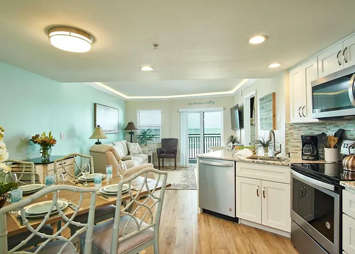 Hotel near College: Vistas On The Gulf #502