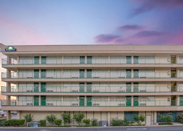 3 star hotel: Days Inn By Wyndham Florence Downtown