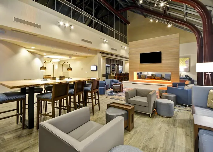 Hotels With Four Stars Crowne Plaza Tulsa Southern Hills