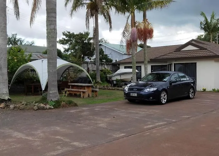 3 star hotels Cypress Court